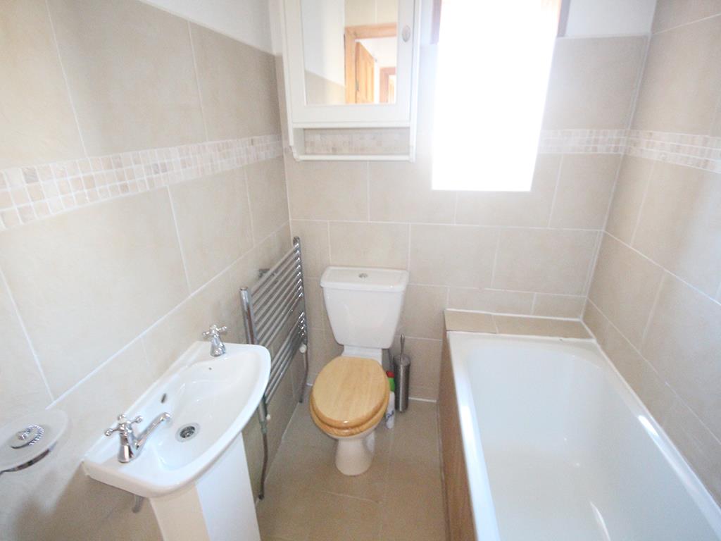 2 bedroom terraced house To Let in Earby - IMG_1194.jpg